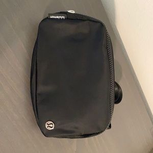 NWT Lululemon everywhere belt bag black